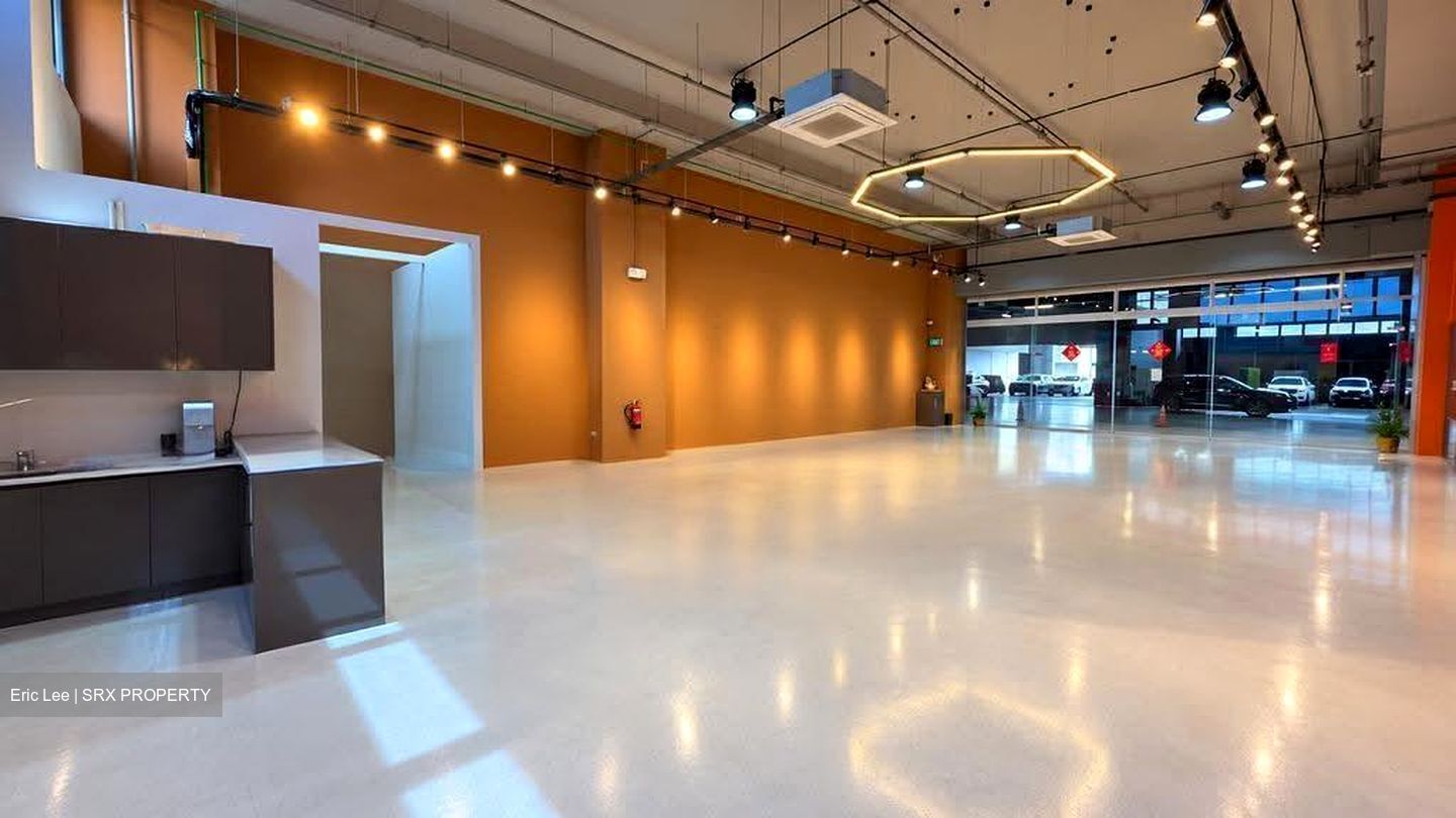 Carros Centre (D25), Factory #632985751